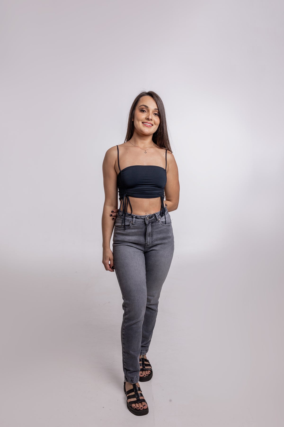 CALÇA JEANS PRETA ESTILO MOM CÓS ALTO - CONFORTO E ELEGÂNCIA