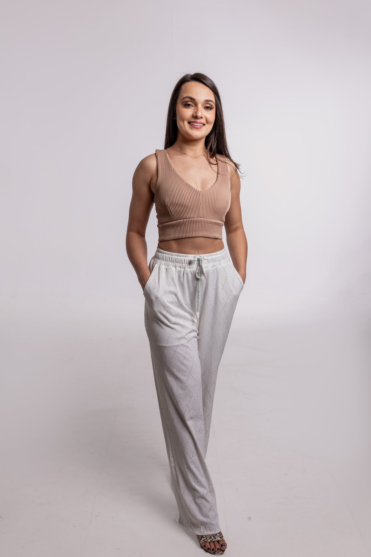 CROPPED FEMININO ELEGANTE GOLA V CANELADO NUDE