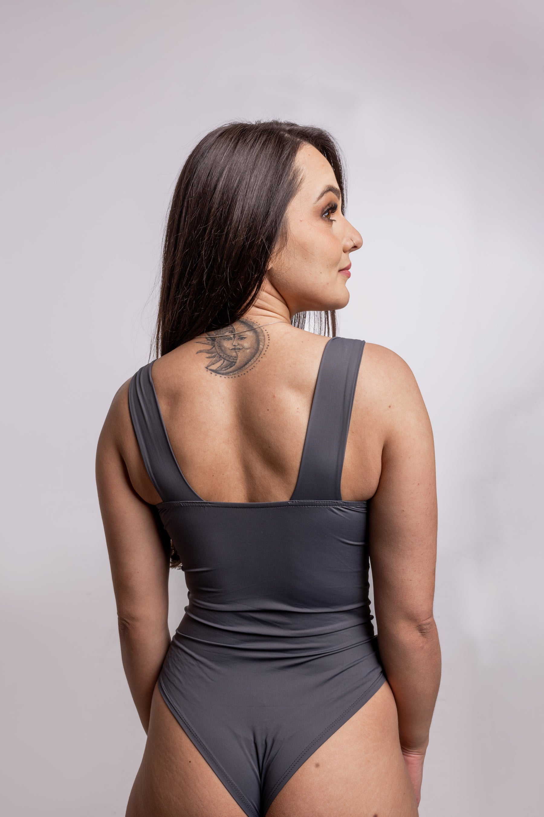 BODY FEMININO COM ALÇAS - BÁSICO, ELEGANTE E PRÁTICO